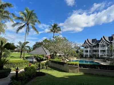 Stylish 1 Bedroom Apartment with Golf View, Steps from Bang Tao Beach, Allamanda Laguna – Fotos 4