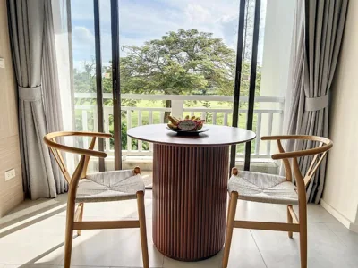 Stylish 1 Bedroom Apartment with Golf View, Steps from Bang Tao Beach, Allamanda Laguna – Fotos 5